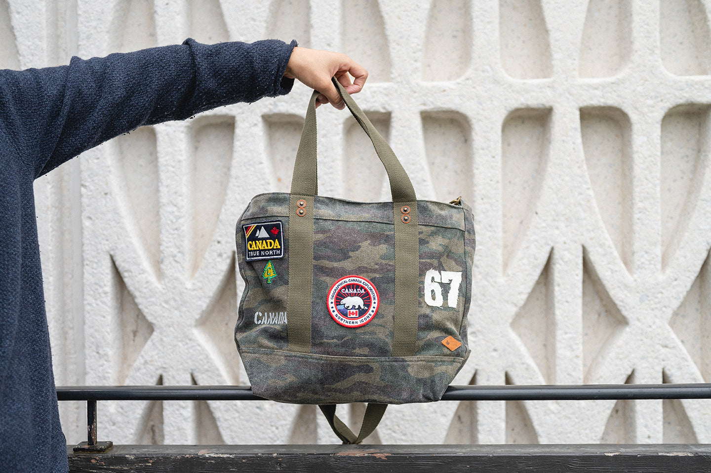 Tote Bag COLOR/STYLE： Camo Tote Bag With Zipper Waxed Camouflage - Limited Edition
